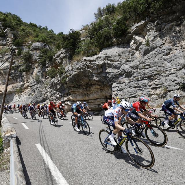 Le peloton du Tour de France, le 17 juillet 2024. [Keystone - EPA/Sébastien Nogier]