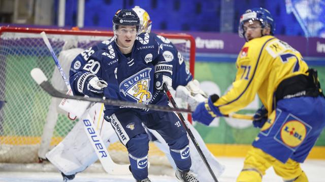 Jerry Turkulainen (en bleu) est actuellement le 2e meilleur compteur du championnat finlandais. [Imago/Tomi Hänninen]