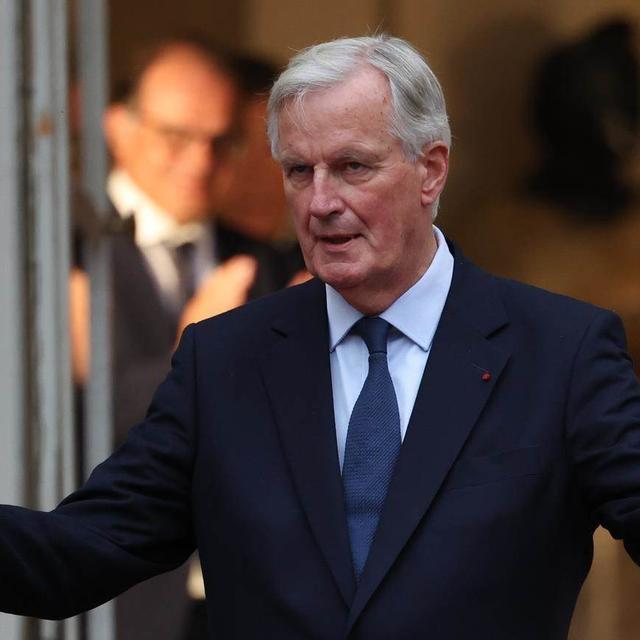 M.Barnier, qui sera reçu en début de soirée par E.Macron, envisage un gouvernement de 38 ministres. [Keystone]