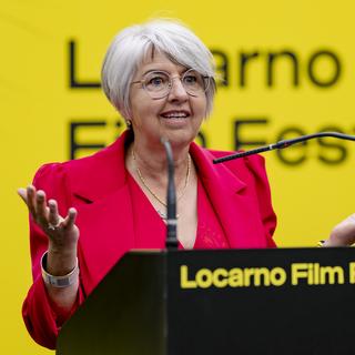 Elisabeth Baume-Schneider durant la cérémonie d'ouverture du festival de Locarno, le 7 août 2024. [Keystone - Jean-Christophe Bott]