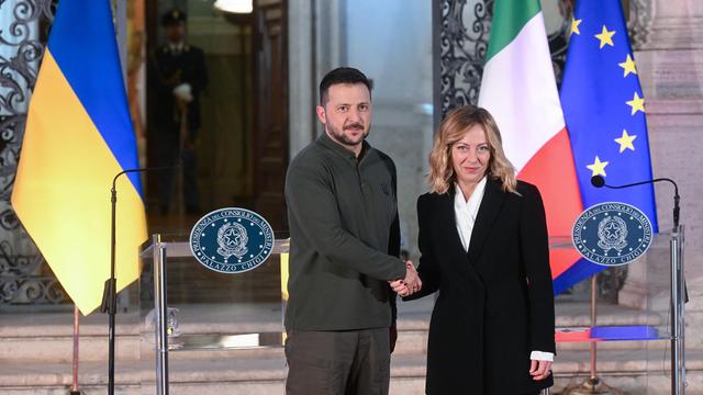 La Première ministre italienne Giorgia Meloni a rencontré le président ukrainien Volodymyr Zelensky. [Keystone - EPA/ALESSANDRO DI MEO]