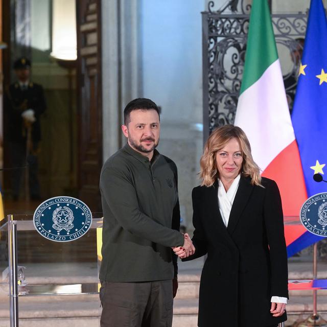 La Première ministre italienne Giorgia Meloni a rencontré le président ukrainien Volodymyr Zelensky. [Keystone - EPA/ALESSANDRO DI MEO]