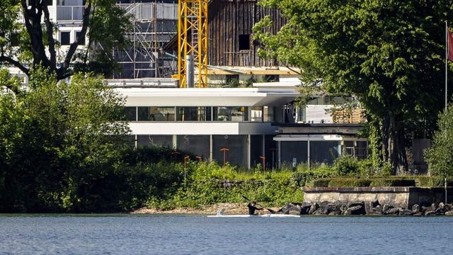 La Confédération avait fait recours contre le hangar à bateaux de la villa de Roger Federer. [Keystone]