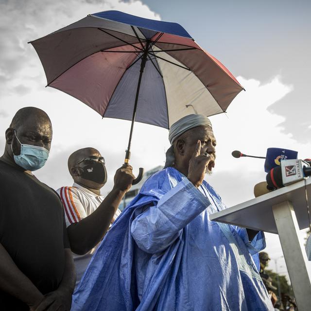 Au Mali, l'imam musulman Mahmoud Dicko a soutenu la contestation populaire et l'opposition politique à l'ancien gouvernement aujourd'hui remplacé par une junte militaire. [Keystone/AP Photo - Dr]
