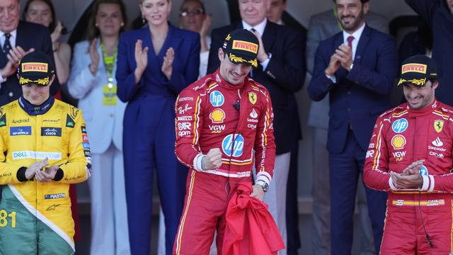 Charles Leclerc célébrant sa victoire à domicile. [KEYSTONE - LUCA BRUNO]