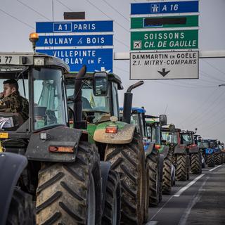 Le gouvernement français promet un dispositif défensif face à la menace du siège de Paris par les agricutleurs. [Keystone - CHRISTOPHE PETIT TESSON]