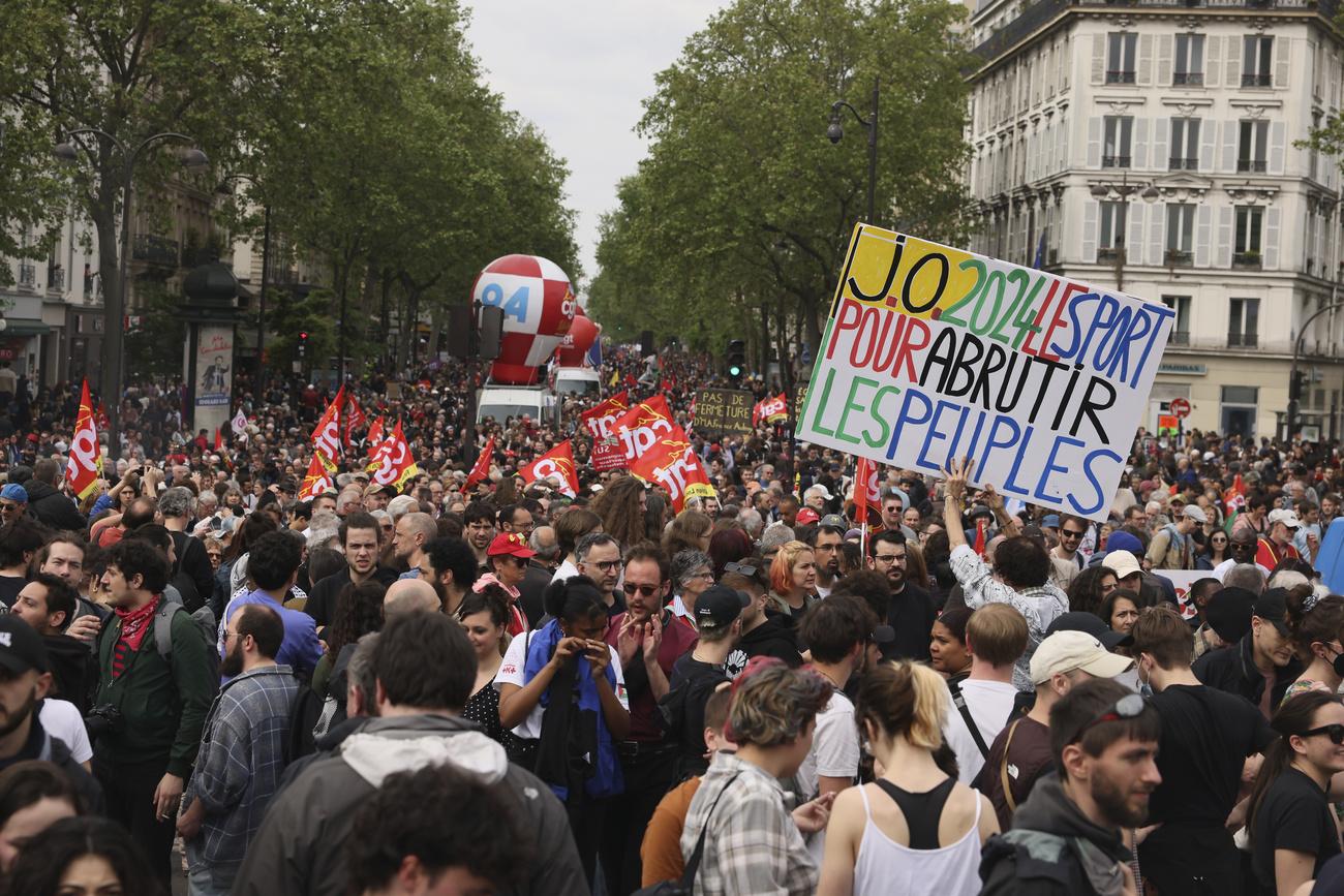 La mobilisation du 1er Mai a rassemblé, en France, plus de 200'000 personnes selon le syndicat CGT. [KEYSTONE - THOMAS PADILLA]