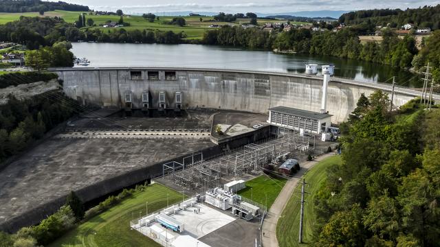 La centrale d'hydrogène de Schiffenen dans le canton de Fribourg intéresse les Tokyoïtes. [Keystone - Laurent Merlet]