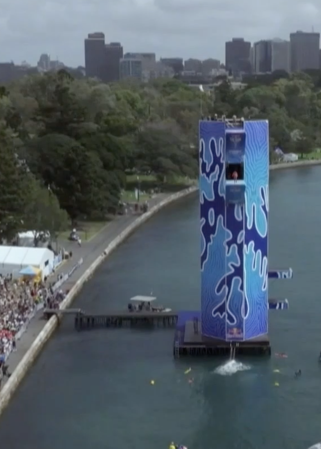 Du cliff diving avec une vue imprenable sur Sidney.