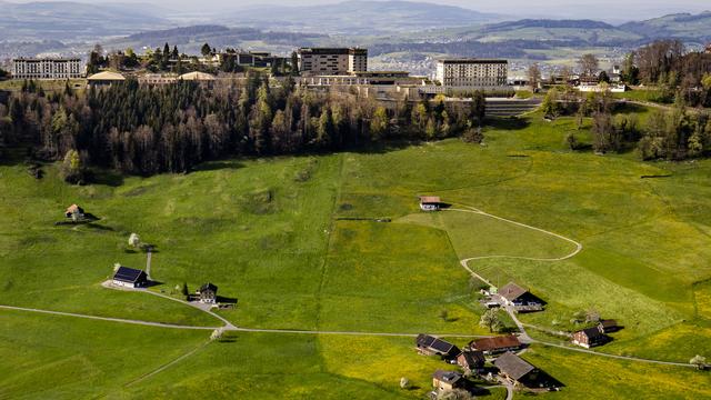 Vue sur le complexe hôtelier du Bürgenstock, où se déroulera la conférence sur la paix en Ukraine le 15 et 16 juin prochains. [KEYSTONE - MICHAEL BUHOLZER]