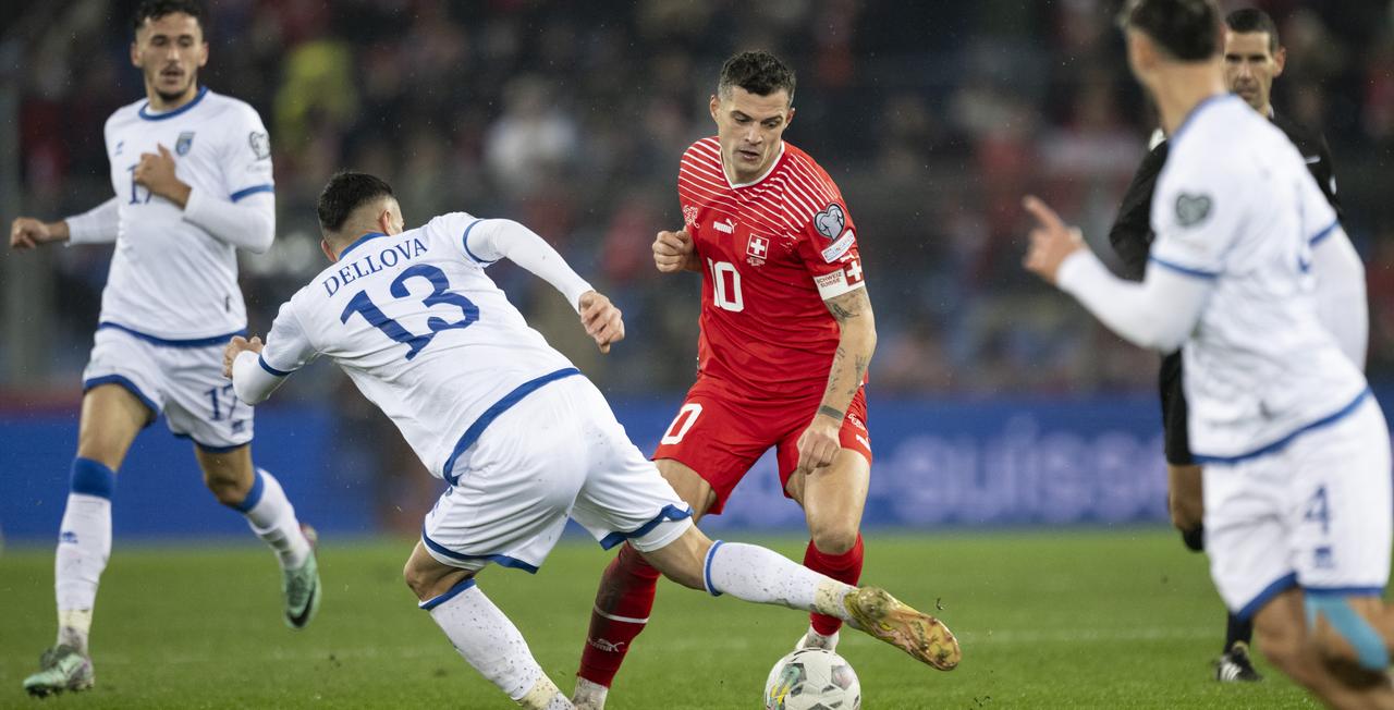 La Suisse de Granit Xhaka s'était déjà mesurée au Kosovo lors des qualifications pour l'Euro 2024. [KEYSTONE - ENNIO LEANZA]