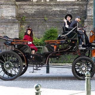 Bruxelles passe des calèches à cheval à des modèles électriques. [BELGA VIA AFP - JAMES ARTHUR GEKIERE]