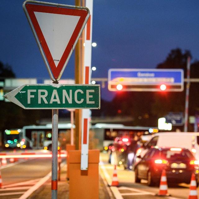 Les chômeurs français ayant travaillé en Suisse pourraient perdre une partie de leurs indemnités (image d'illustration). [AFP - Fabrice COFFRINI]