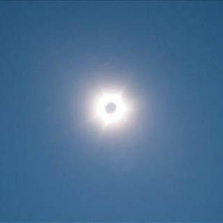 L'Agence spatiale européenne veut simuler une éclipse solaire totale avec des satellites. [Keystone]