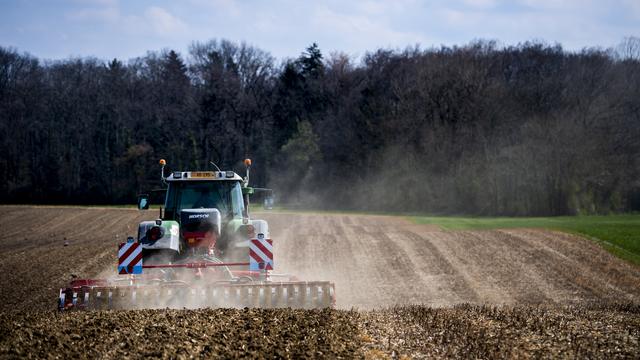 Une certaine frustration se fait sentir dans le milieu agricole suisse. [Keystone - Jean-Christophe Bott]