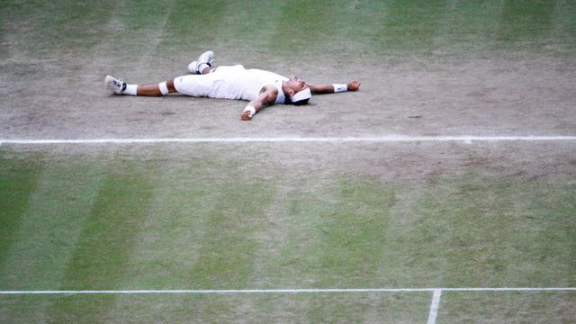 Nadal après sa victoire à Wimbledon en 2008. [EPA/KEYSTONE - Felipe Trueba]