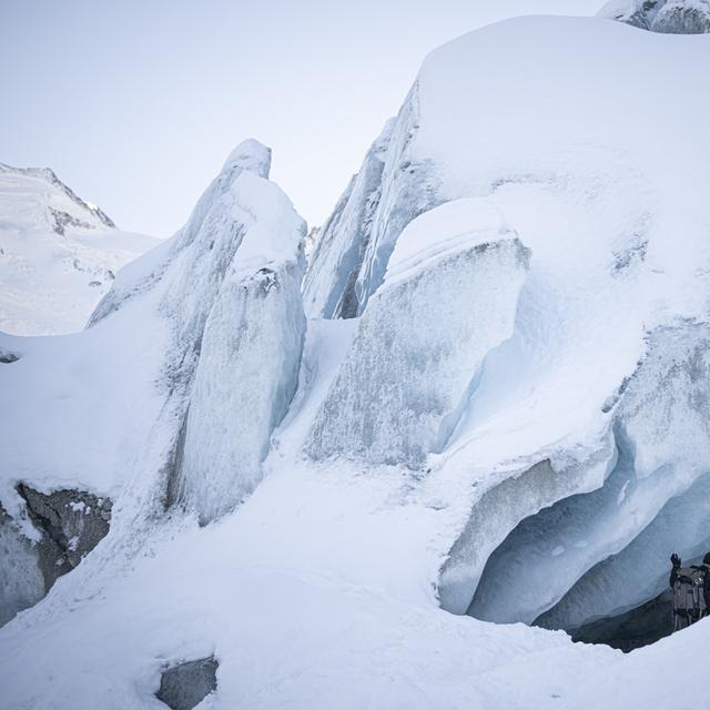 A l'approche de la saison chaude, les glaciers suisses ont un bon manteau neigeux. [Keystone - Gian Ehrenzeller]