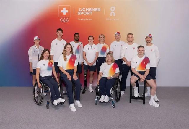 Les tenues suisses pour les Jeux olympiques et paralympiques de Paris 2024. [Swiss Olympic]
