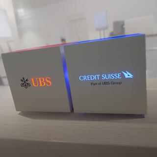 La fusion est effective entre UBS SA et Credit Suisse SA. [Keystone - TI-PRESS/PABLO GIANINAZZ]