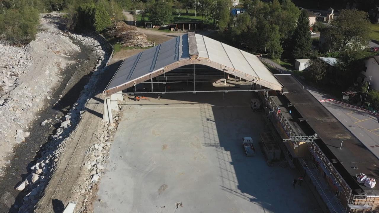 La patinoire détruite par les inondations de juin dans le Val Maggia. [RTS - Julien Guillaume]