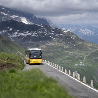 Les cantons périphériques devront-ils supprimer des lignes de bus et de train? [Keystone - Gaetan Bally]