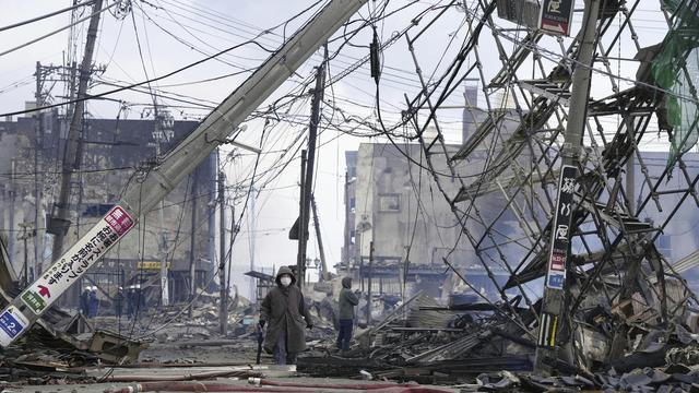 Une rue dévastée à Wajima, dans la préfecture d'Ishikawa. [Keystone - Kyodo News via AP]