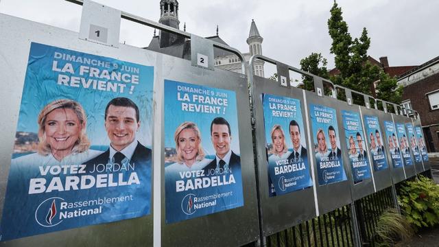 Le Rassemblement national de Marine Le Pen a fait un score canon lors des européennes. Sur cette photo, des affiches de campagne dans son fief de Henin-Beaumont, le 10 juin 2024. [AFP - DENIS CHARLET]