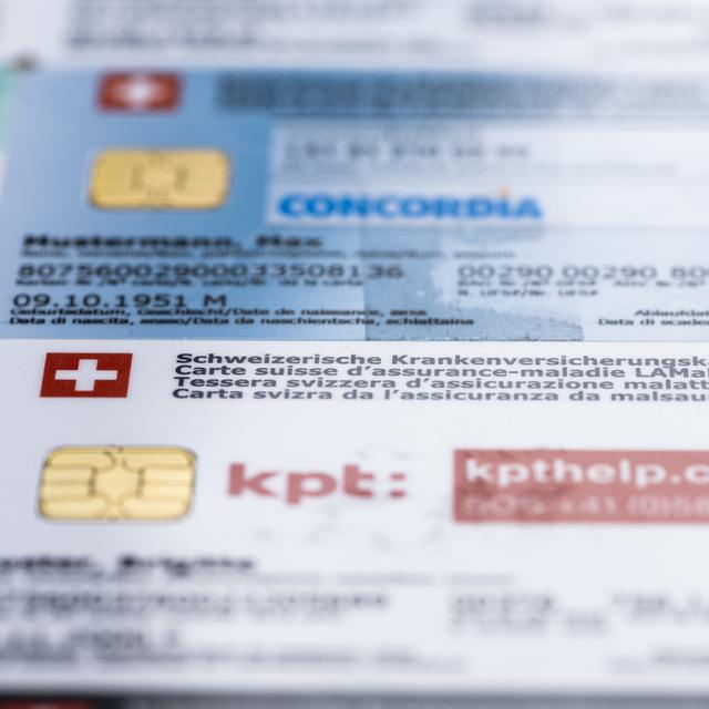 L'assurance maladie plombe le pouvoir d'achat des Suisses et des Suissesses. [Keystone - Christian Beutler]