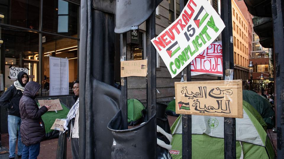 Un campement pro-palestinien s'est aussi mis en place au Emerson College de Boston. [AFP - JOSEPH PREZIOSO]