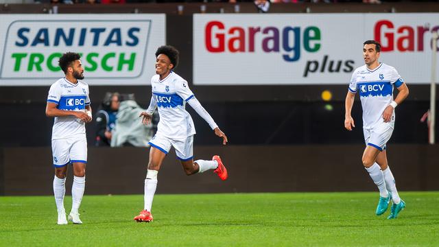 Alvyn Sanches (au centre) a inscrit le 1-0 pour Lausanne à Lugano. [KEYSTONE - SAMUEL GOLAY]