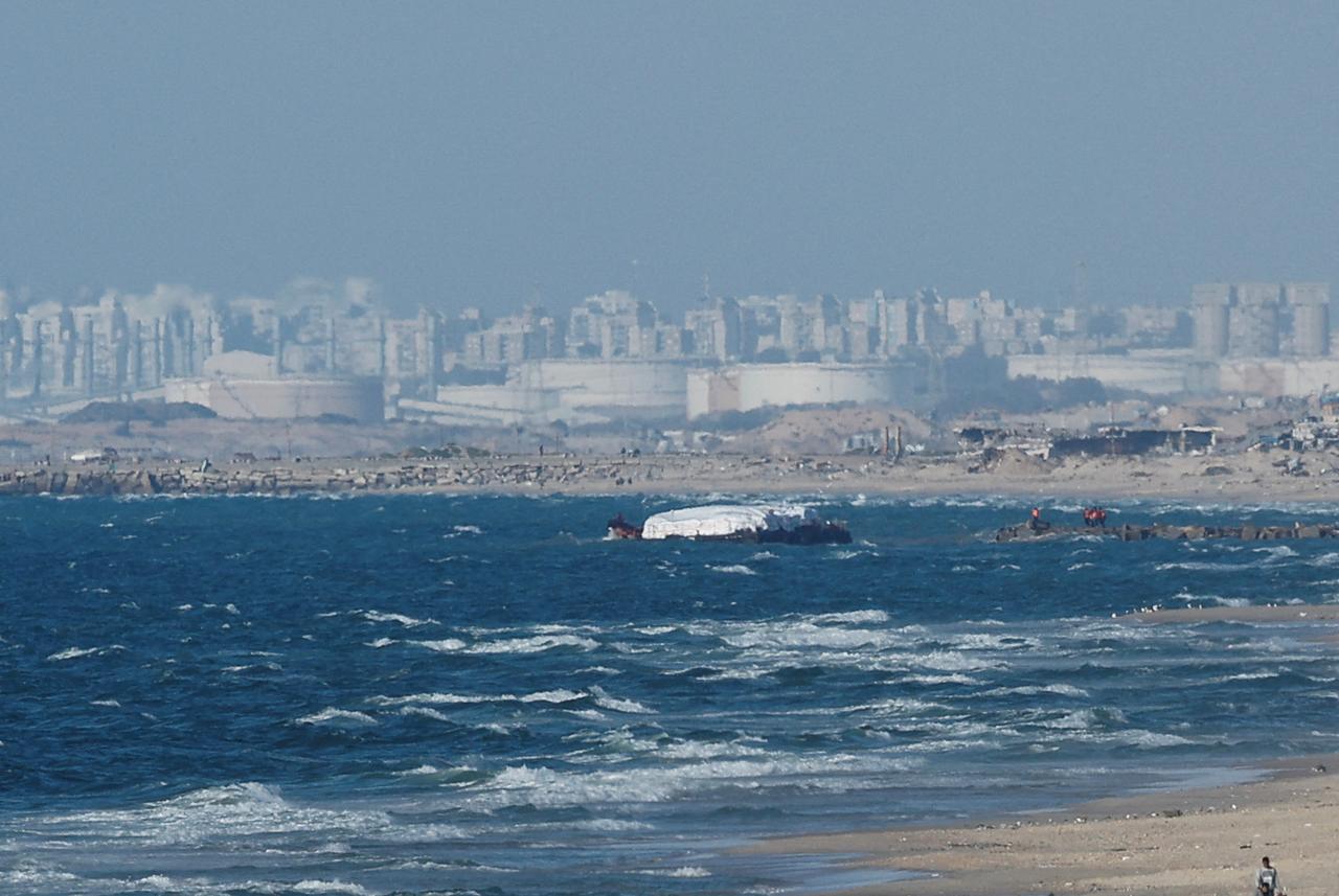 Le bateau humanitaire Open Arms est arrivé à Gaza et a commencé à être déchargé. [REUTERS - Mohammed Salem]