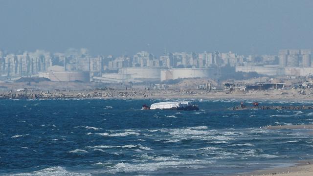 Le bateau humanitaire Open Arms est arrivé à Gaza et a commencé à être déchargé. [REUTERS - Mohammed Salem]