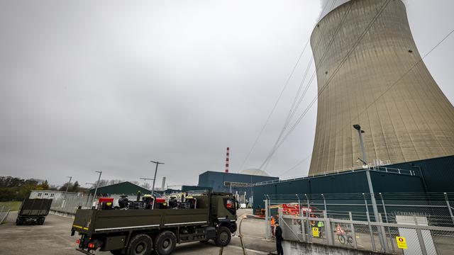 Un exercice d'urgence de trois jours a débuté mardi matin à la centrale nucléaire de Gösgen, à Däniken (SO). [Keystone - Michael Buholzer]