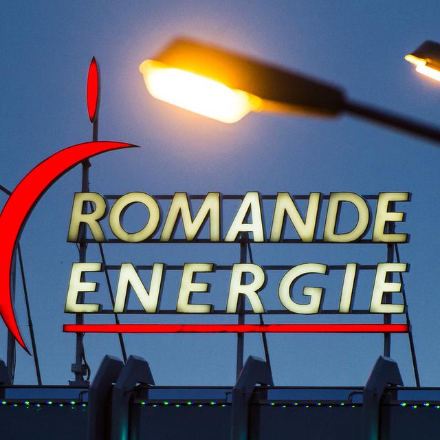 Romande Energie voit son bénéfice exploser en 2023. [Keystone - Jean-Christophe Bott]