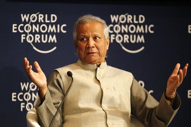 Muhammad Yunus, ici au Forum économique mondial à Davos, a reçu le prix Nobel de la paix en 2006. [KEYSTONE - MICHEL EULER]