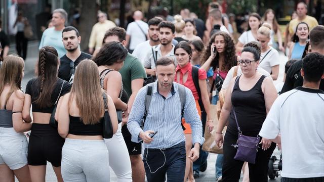 A contre-courant d'autres pays, la Grèce instaure la semaine de travail de six jours. [NurPhoto via AFP - NIKOLAS KOKOVLIS]