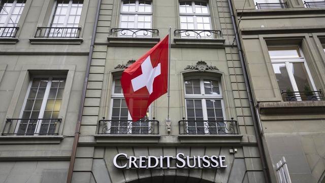 Credit Suisse a financé des bonus et dividendes via des dettes, indique la SonntagsZeitung. [Keystone]