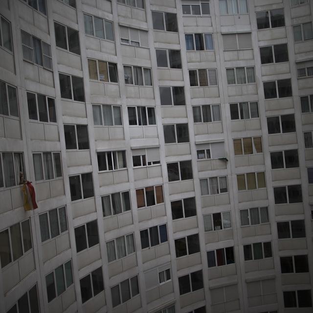 A building with apartments in Madrid. [Keystone - AP Photo/Andres Kudacki]