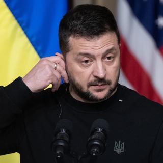 Volodymyr Zelensky a averti que sans l’aide américaine promise de 60 milliards de dollars, l’Ukraine perdrait la guerre. [Keystone - EPA/Michael Reynolds]