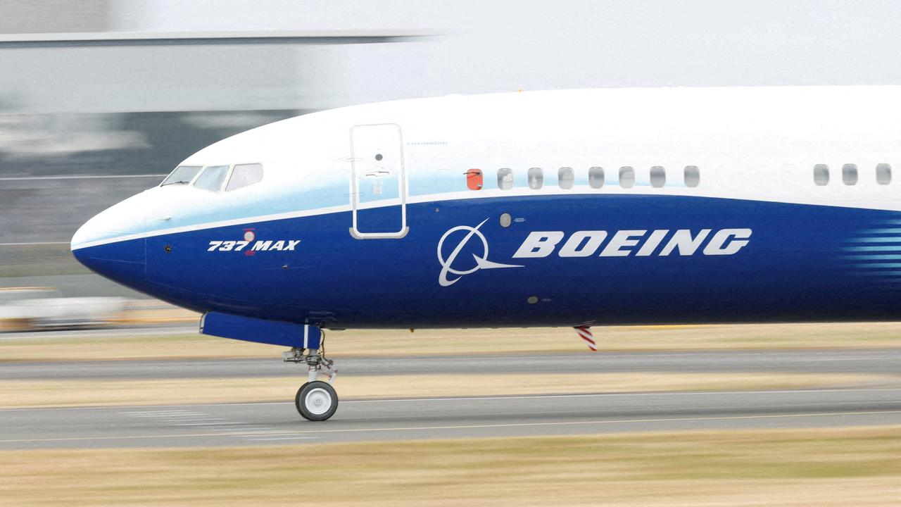 Boeing nomme un nouveau patron et annonce des résultats en baisse. [Reuters - Peter Cziborra]