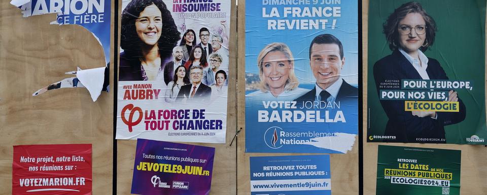 Des affiches lors de la campagne pour les élections européennes du 9 juin 2024. [SEBASTIEN NOGIER - EPA/Keystone]