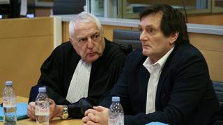 L'acteur et humoriste français Pierre Palmade (R) avant son procès au palais de justice de Melun, au sud de Paris, le 20 novembre 2024. [AFP - ALAIN JOCARD]