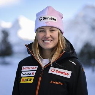 La joueuse primée de skicross Margaux Dumont à Arosa.