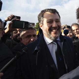 L'ancien ministre italien de l'intérieur Matteo Salvini est jugé à Palerme pour avoir empêché une centaine de migrants de débarquer d'un bateau de secours en 2019. [AP Photo / Keystone - Salvatore Cavalli]