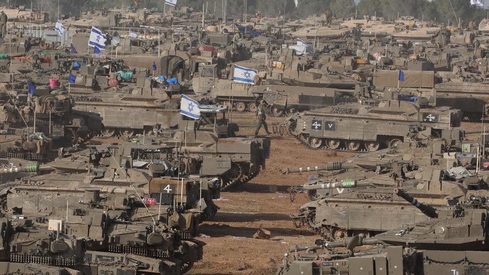 Des chars israéliens dans la région de Rafah. [KEYSTONE - ABIR SULTAN]