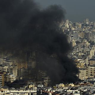 Au Liban, une frappe israélienne sur un centre de secours du Hezbollah en plein coeur de Beyrouth a fait sept morts le 3 octobre 2024. [Keystone - EPA/Wael Hamzeh]