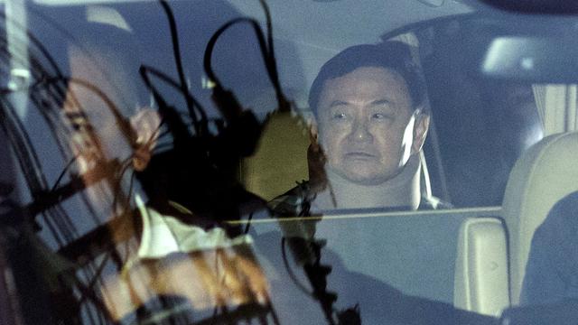 L'ancien Premier ministre thaïlandais Thaksin Shinawatra a quitté dimanche matin l'hôpital de Bangkok où il était détenu. [Keystone - AP Photo/Wason Wanichakorn]