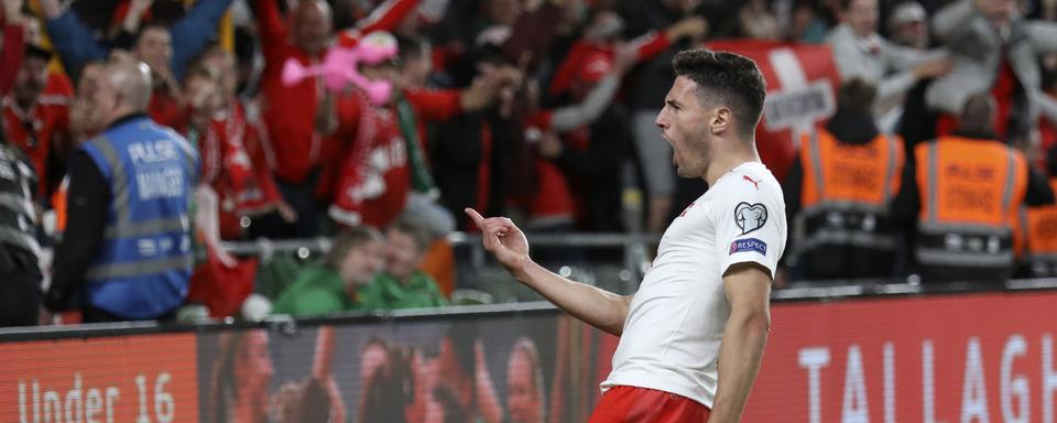 Fabian Schär (32 ans) a annoncé prendre sa retraite internationale. Le défenseur de Newcastle a été sélectionné 86 fois en équipe de Suisse et inscrit 8 buts. [Peter Morrison]