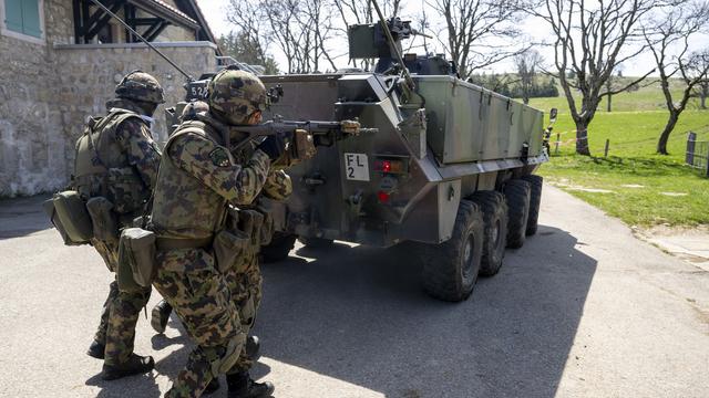 Des soldats de l'armée suisse lors d'un exercice (image d'illustration). [Keystone - Martial Trezzini]