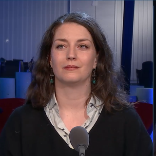 Léonore Porchet, conseillère nationale Verte vaudoise et vice-présidente de Travail.Suisse, et Brenda Duruz-McEvoy, responsable de la politique sociale au Centre Patronal. [RTS]